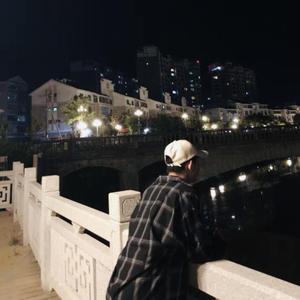 黃色A片三級三奶大
