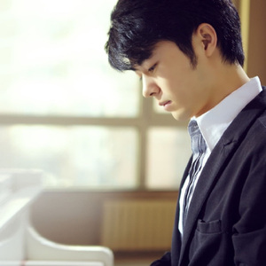 黃色A片三級三奶大
